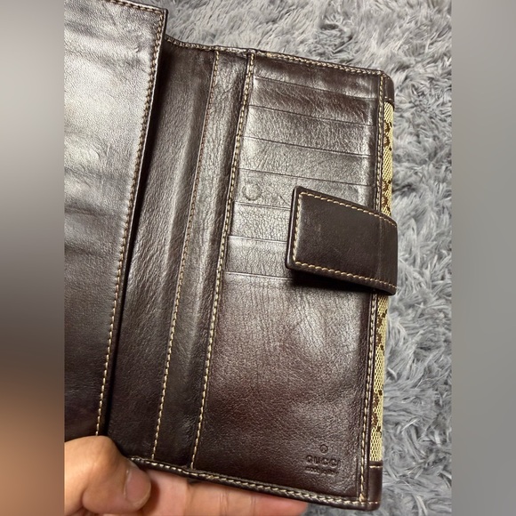 Classic Gucci Monogram Wallet - Picture 10 of 16